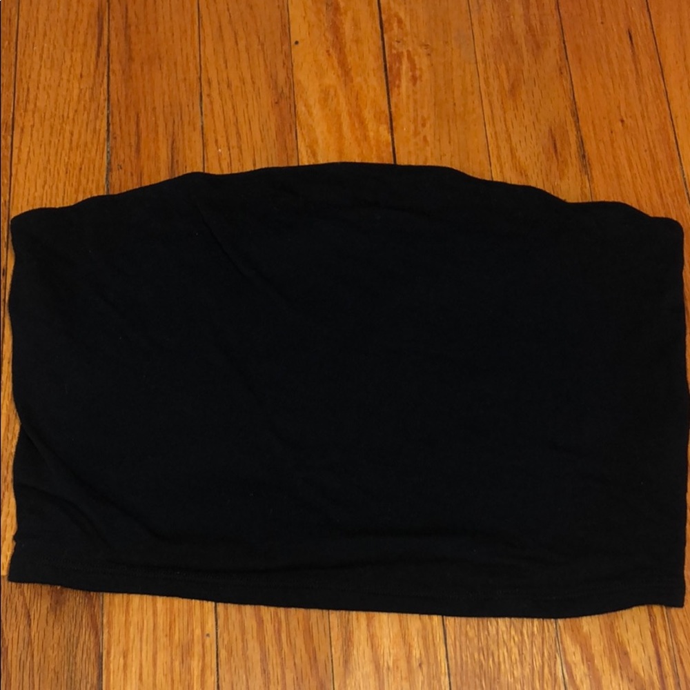NEVER WORN BLACK CROP TOP